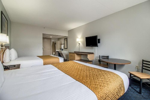 Dunes Waterfront Resort - image 22