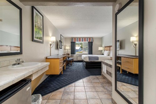 Dunes Waterfront Resort - image 27