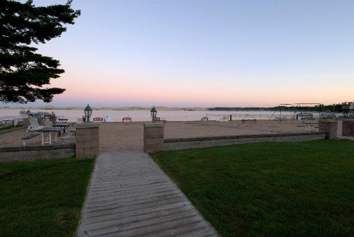 Dunes Waterfront Resort - image 33