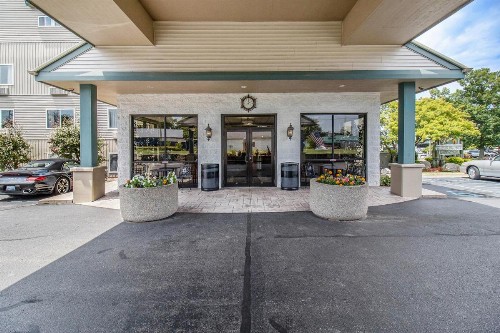 Dunes Waterfront Resort - image 34