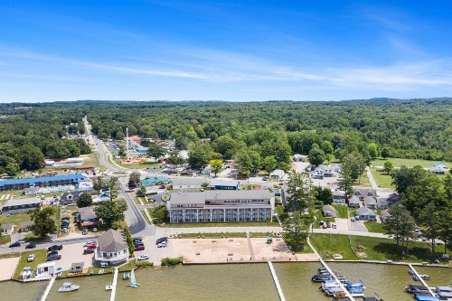 Dunes Waterfront Resort - image 37