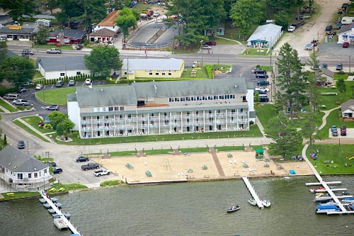 Dunes Waterfront Resort - image 4