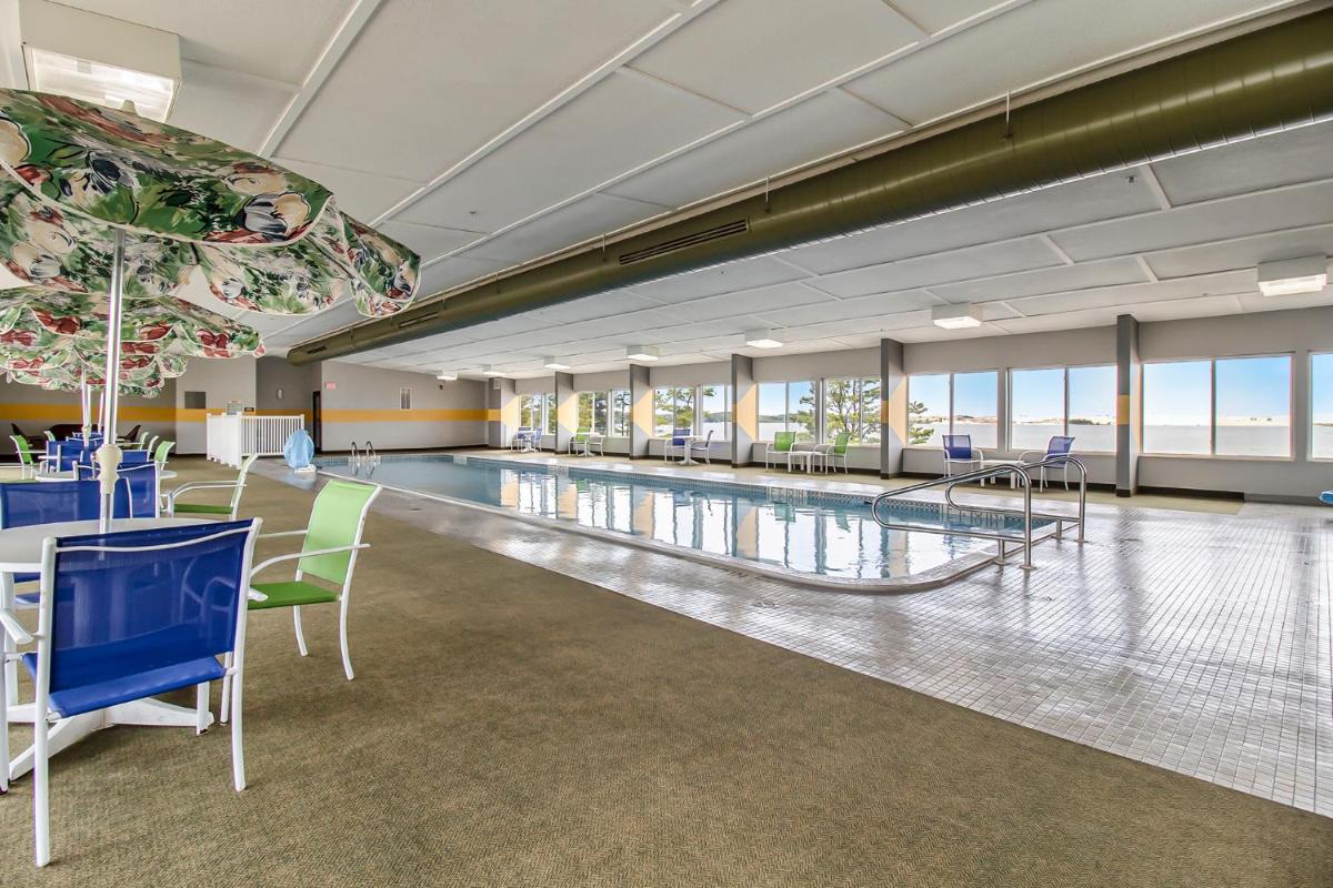 Dunes Waterfront Resort - image 7