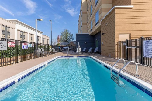 Fairfield Inn & Suites by Marriott Mebane - image 11