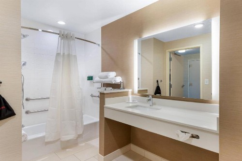 Fairfield Inn & Suites by Marriott Mebane - image 7