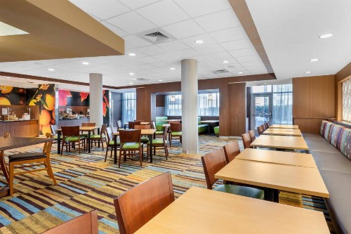 Fairfield Inn & Suites by Marriott Mebane - image 8