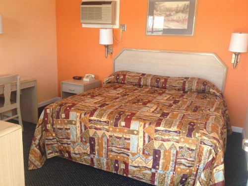 Copa Budget Inn - image 5