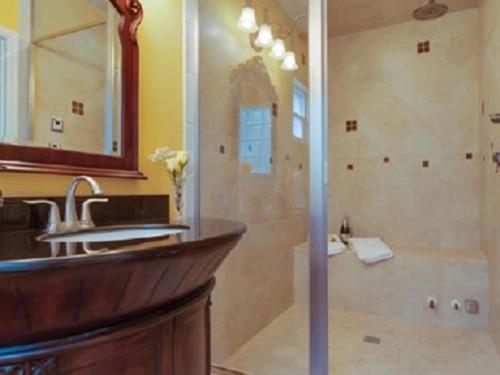 SeaGlass Inn Bed and Breakfast - image 2