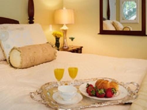 SeaGlass Inn Bed and Breakfast - image 24