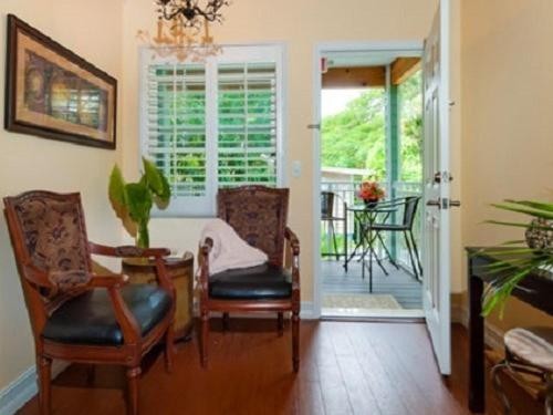 SeaGlass Inn Bed and Breakfast - image 3