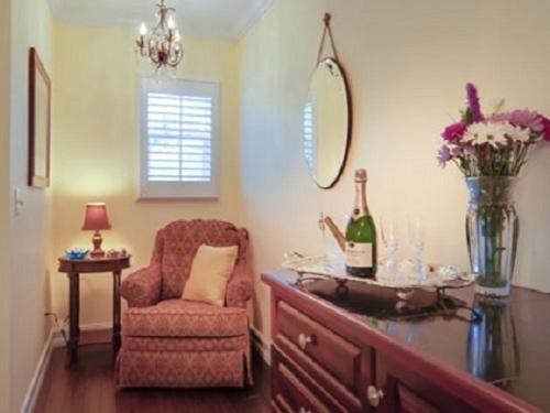 SeaGlass Inn Bed and Breakfast - image 6