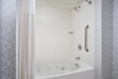 Hampton Inn Melbourne-Viera - image 18
