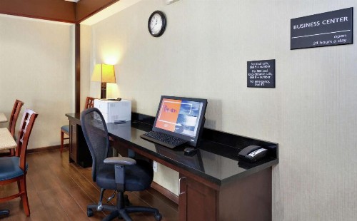 Hampton Inn Melbourne - image 31