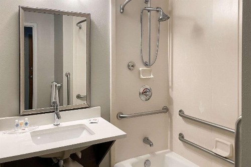 Comfort Inn & Suites Melbourne-Viera - image 8
