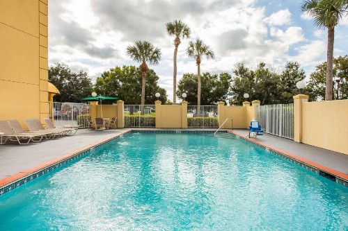 La Quinta by Wyndham Melbourne Viera - image 2