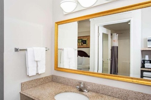 La Quinta by Wyndham Melbourne Viera - image 5