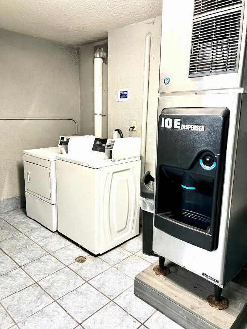 Days Inn by Wyndham Melbourne - image 11