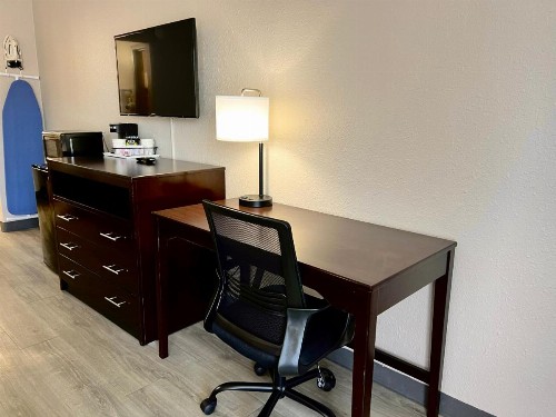 Days Inn by Wyndham Melbourne - image 24