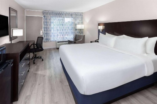 Days Inn by Wyndham Melbourne - image 32