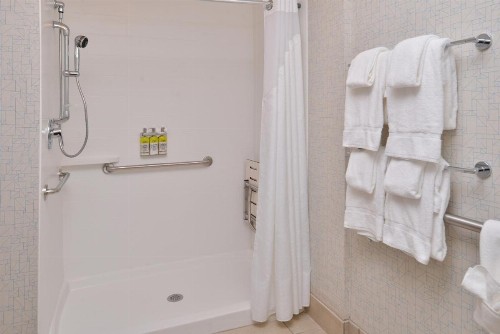 Holiday Inn Express Melbourne West an IHG Hotel - image 32