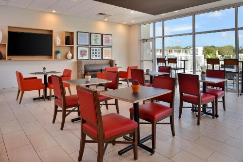 Holiday Inn Express Melbourne West an IHG Hotel - image 7