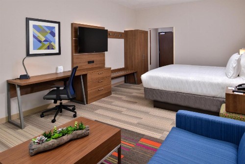 Holiday Inn Express Melbourne West an IHG Hotel - image 9