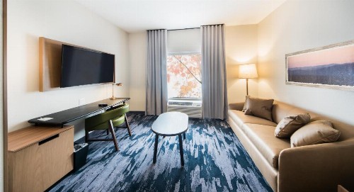 Fairfield Inn & Suites by Marriott Melbourne Viera Town Center - image 3
