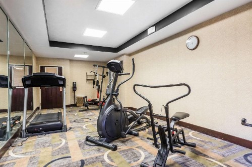 Quality Inn & Suites Memphis East - image 10