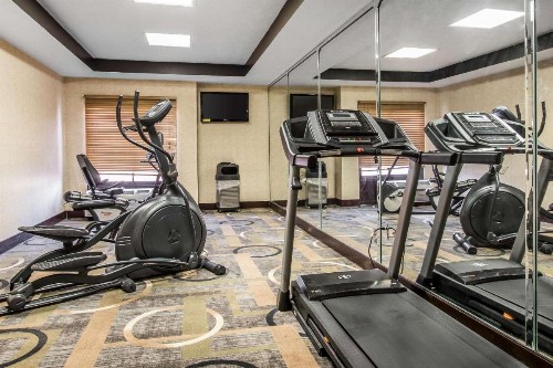 Quality Inn & Suites Memphis East - image 22