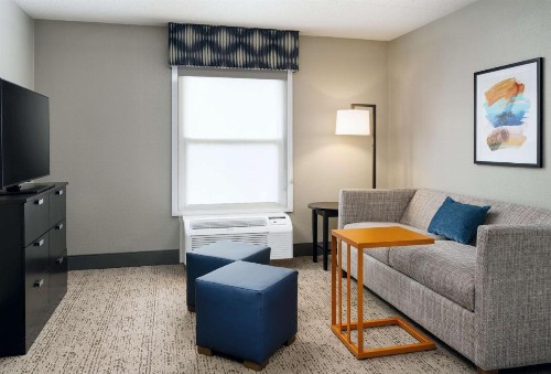 Hampton Inn & Suites Memphis-Shady Grove - image 33