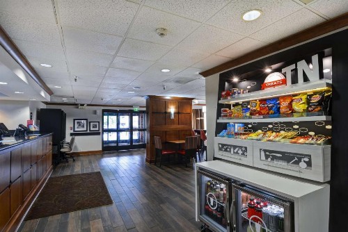 Hampton Inn Memphis Poplar - image 13