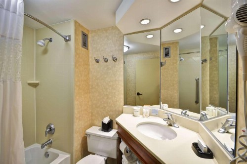 Hampton Inn Memphis Poplar - image 15