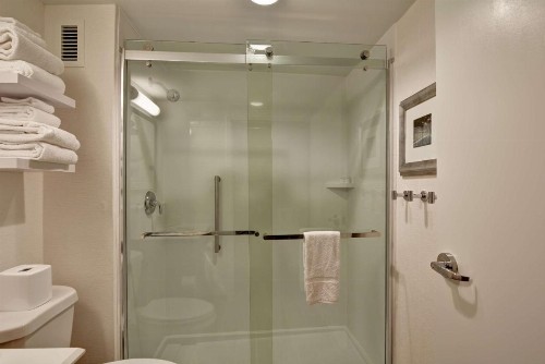 Hampton Inn Memphis Poplar - image 17