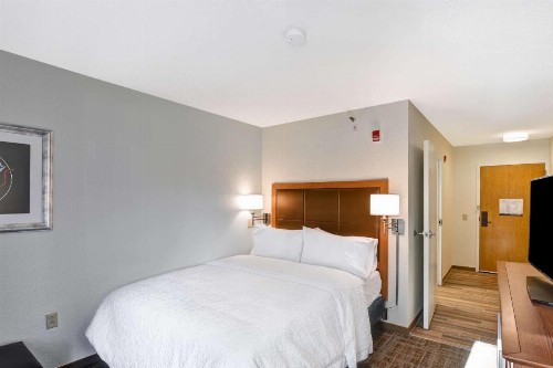 Hampton Inn Memphis Poplar - image 20