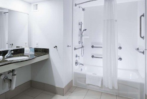 Hampton Inn & Suites Memphis-Beale Street - image 16