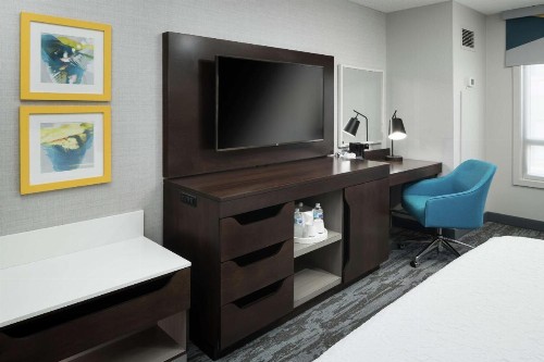 Hampton Inn & Suites Memphis-Beale Street - image 19