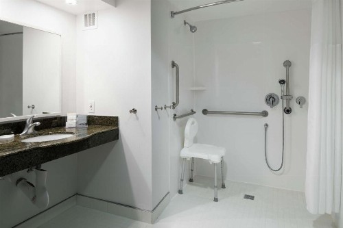 Hampton Inn & Suites Memphis-Beale Street - image 27