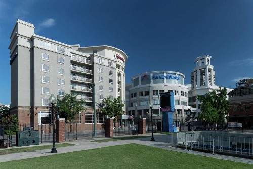 Hampton Inn & Suites Memphis-Beale Street - image 3