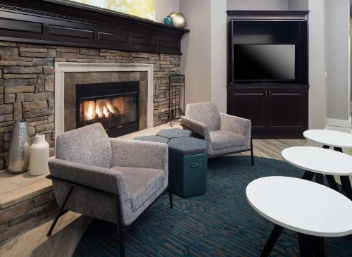 Hampton Inn & Suites Memphis-Beale Street - image 4