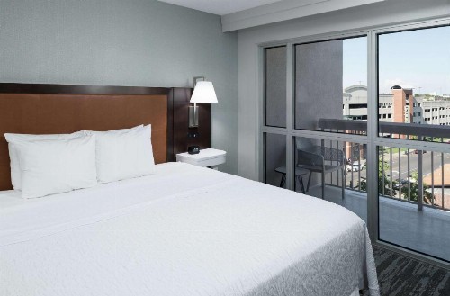 Hampton Inn & Suites Memphis-Beale Street - image 44