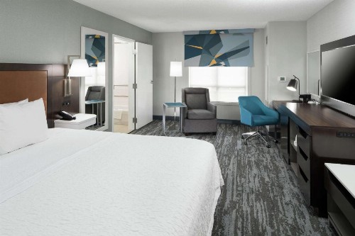 Hampton Inn & Suites Memphis-Beale Street - image 45