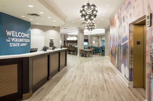Hampton Inn & Suites Memphis-Beale Street - image 7