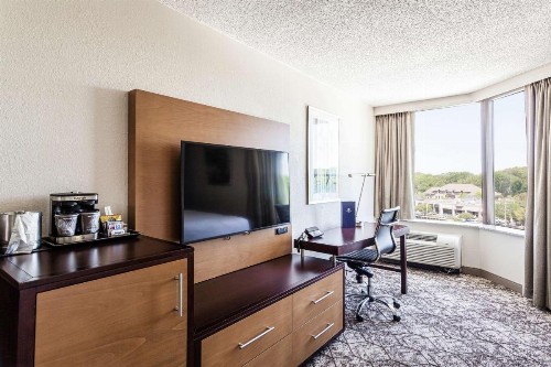 DoubleTree by Hilton Memphis - image 12