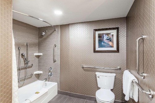 DoubleTree by Hilton Memphis - image 21