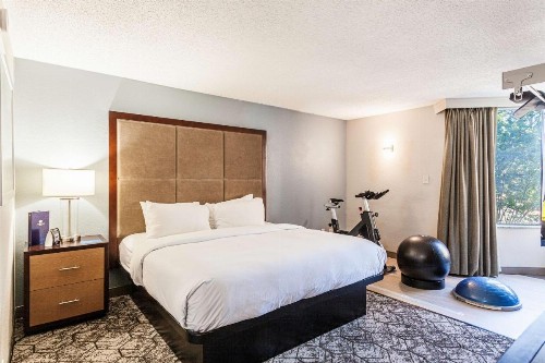 DoubleTree by Hilton Memphis - image 22