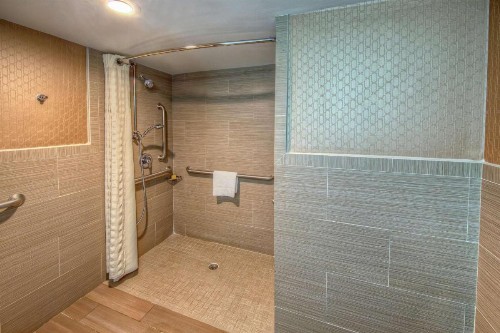 DoubleTree by Hilton Memphis - image 26