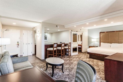 DoubleTree by Hilton Memphis - image 29