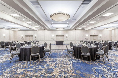 DoubleTree by Hilton Memphis - image 30