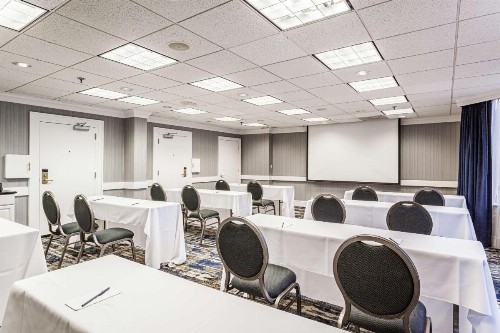 DoubleTree by Hilton Memphis - image 39