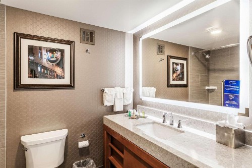 DoubleTree by Hilton Memphis - image 8